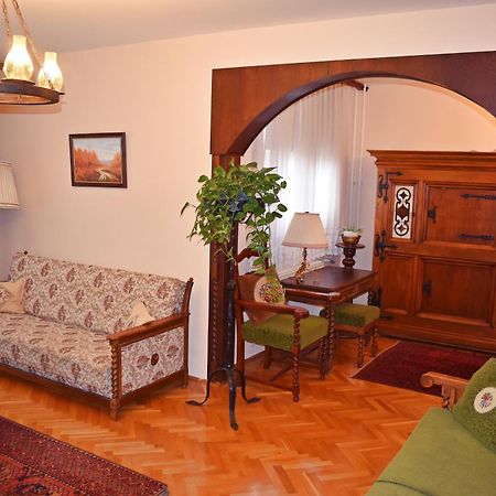 Belvarosi Classic Apartman 85 Square Meters Szombathely Dış mekan fotoğraf