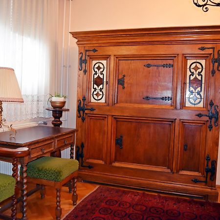 Belvarosi Classic Apartman 85 Square Meters Szombathely Dış mekan fotoğraf
