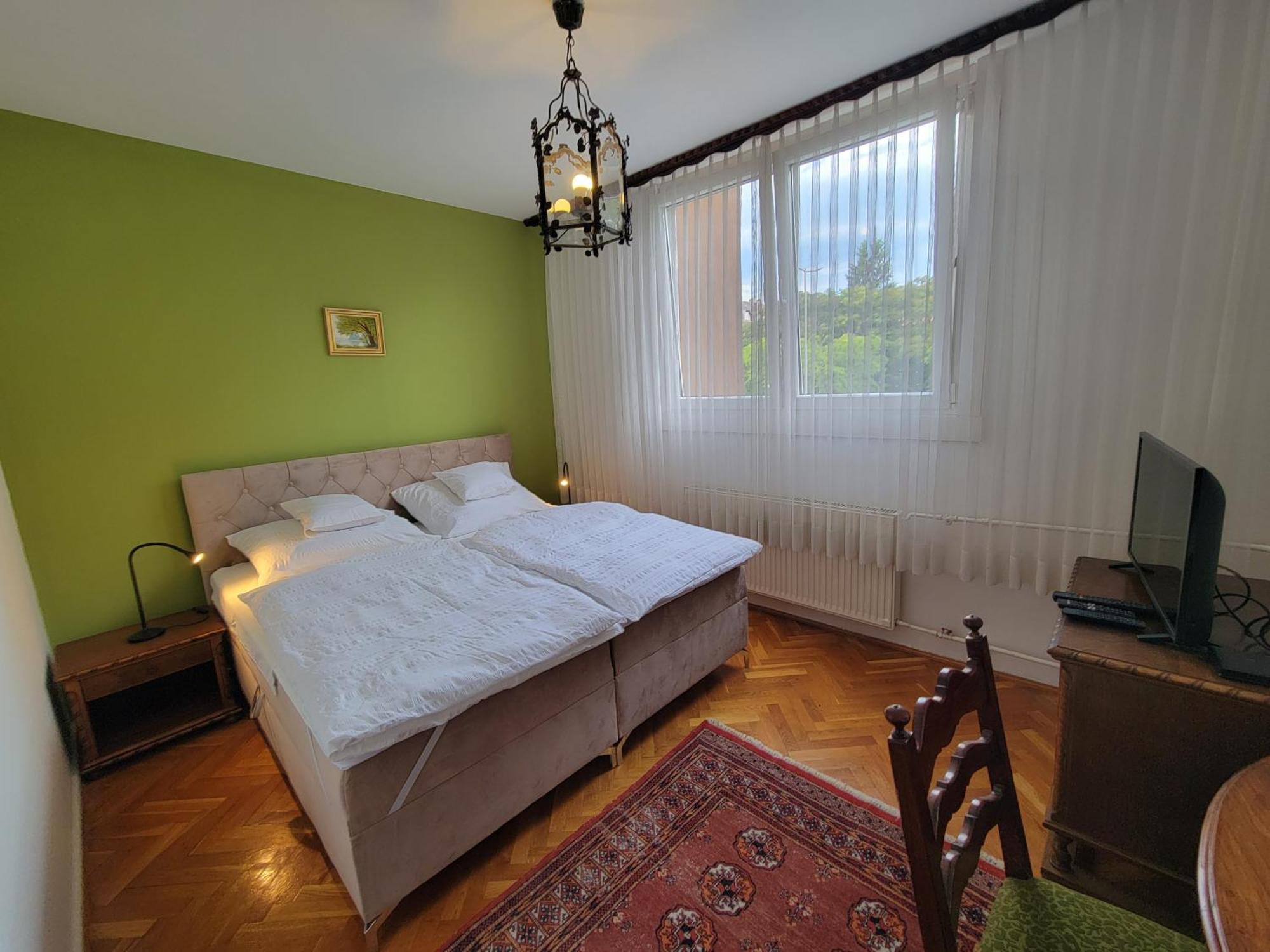 Belvarosi Classic Apartman 85 Square Meters Szombathely Dış mekan fotoğraf