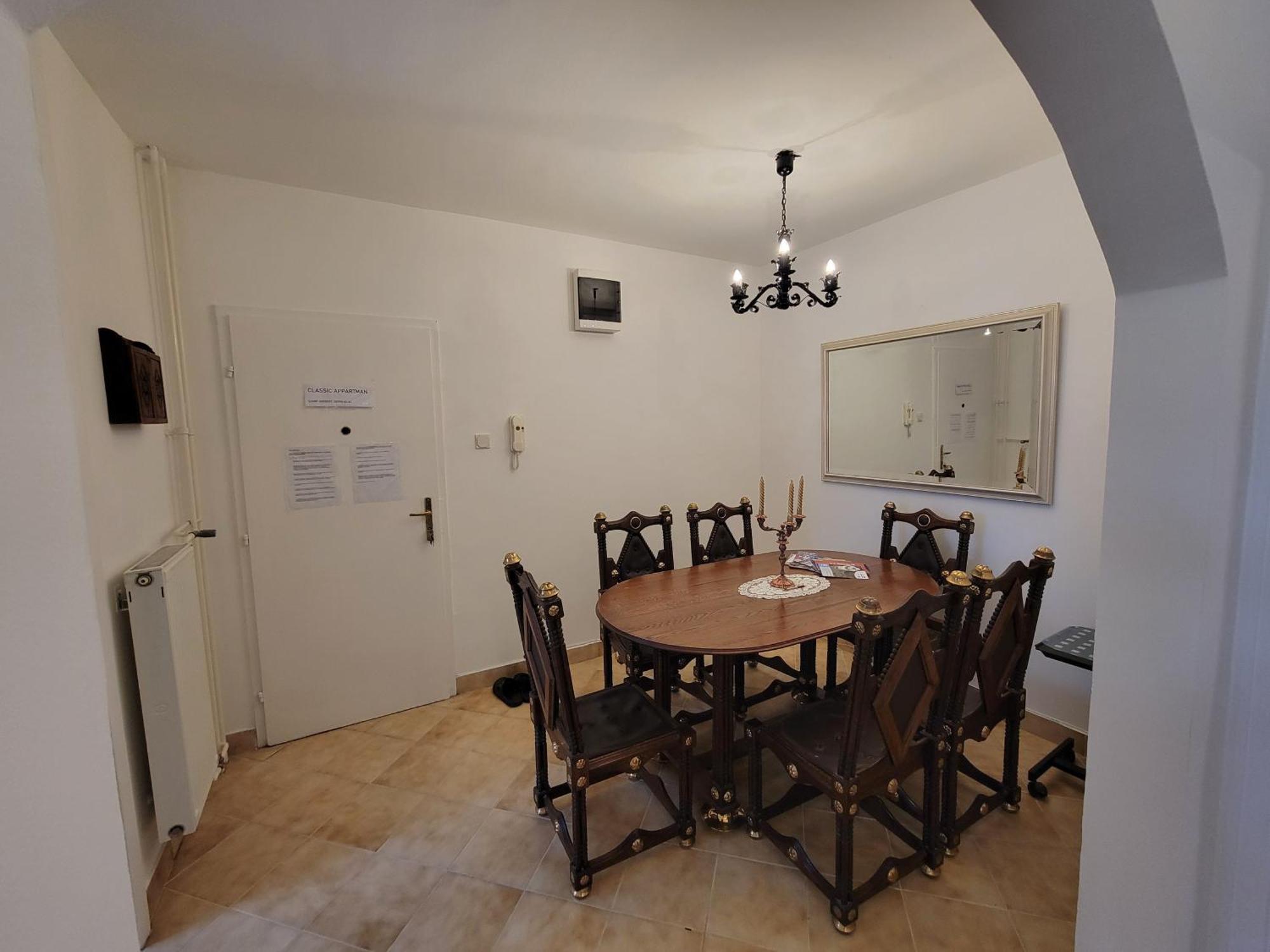 Belvarosi Classic Apartman 85 Square Meters Szombathely Dış mekan fotoğraf