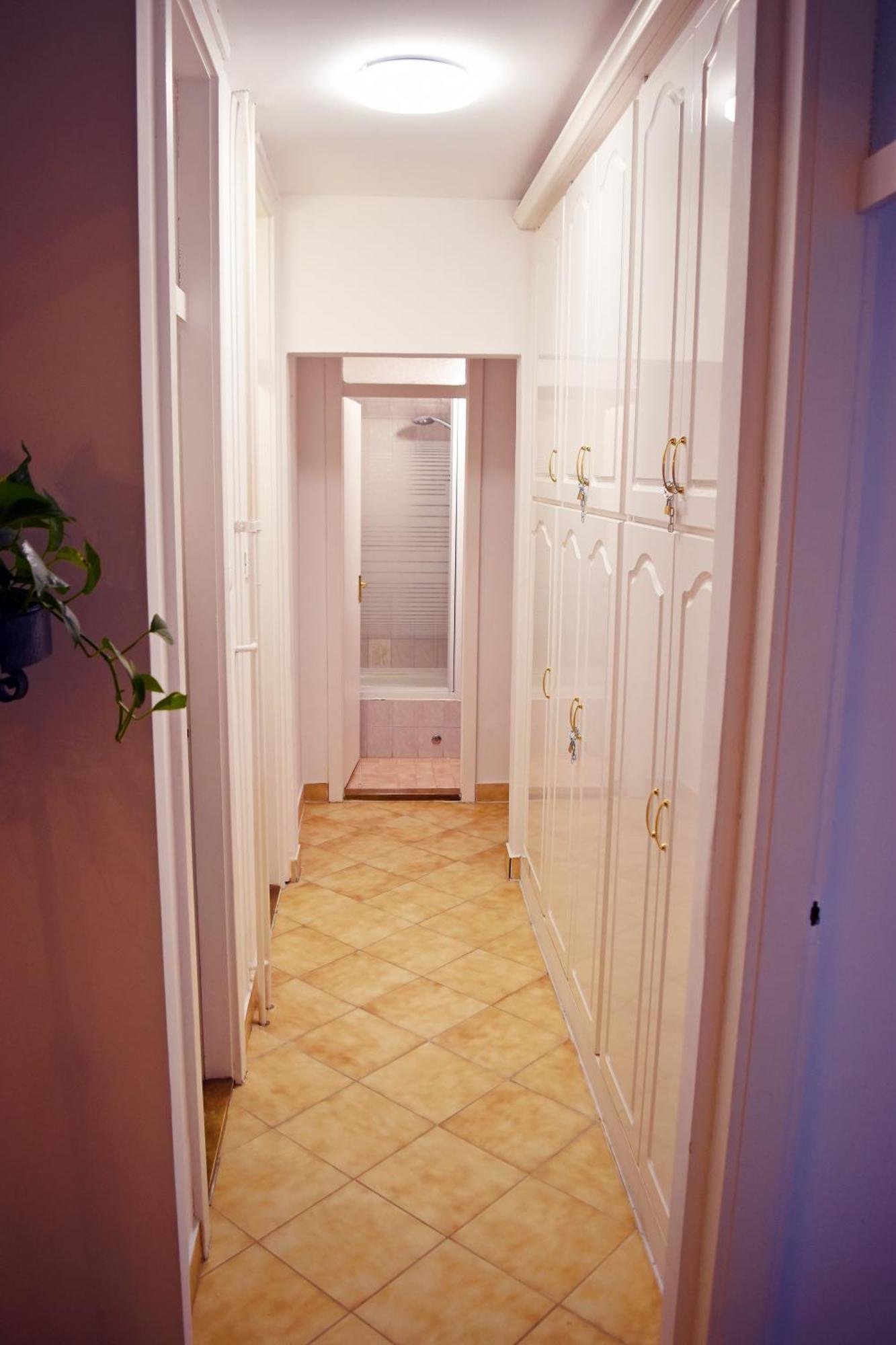 Belvarosi Classic Apartman 85 Square Meters Szombathely Dış mekan fotoğraf