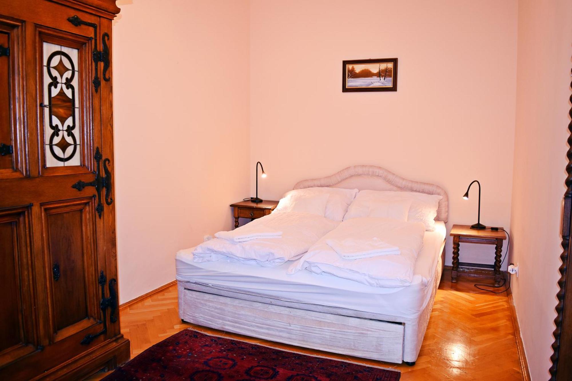Belvarosi Classic Apartman 85 Square Meters Szombathely Dış mekan fotoğraf